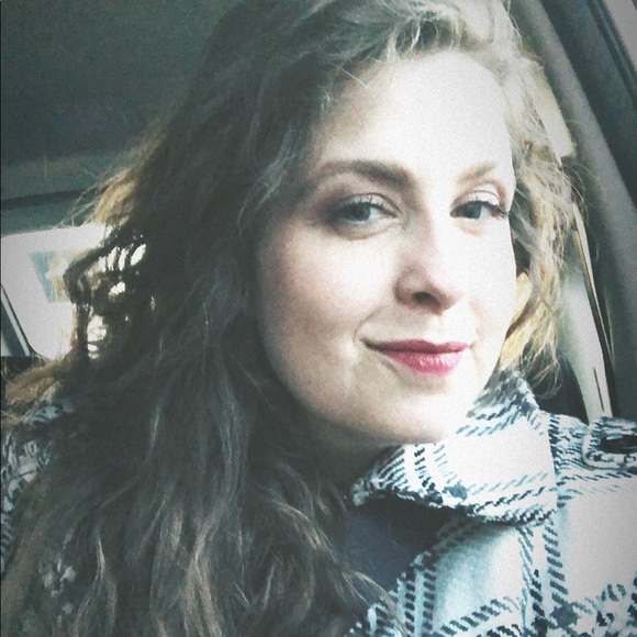 Meet your Posher, Kelsey - Picture 3 of 3